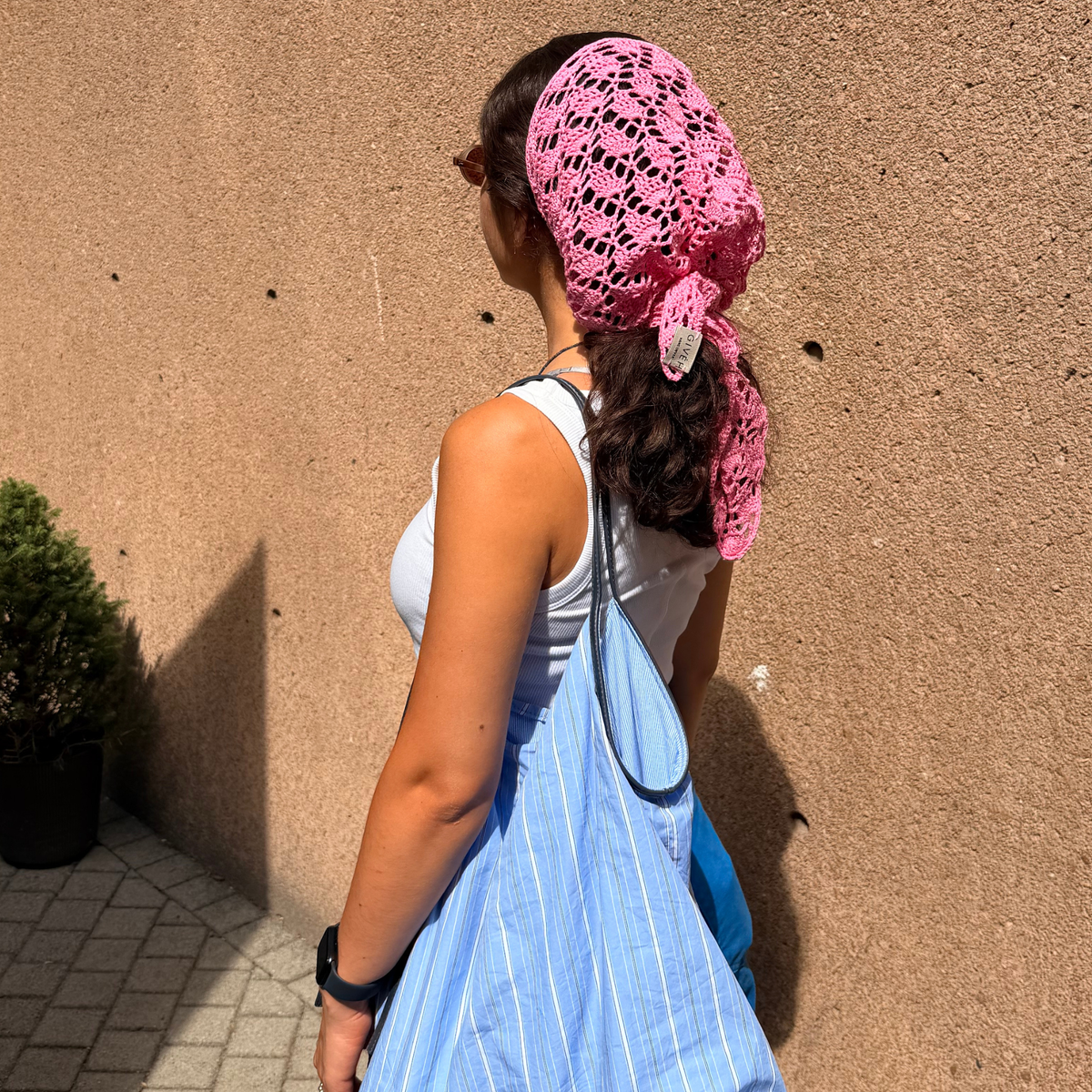 Givéh knitwear pink cotton hand crocheted mini scarf by female artisans in Iran, openwork crochet wrap around the neck