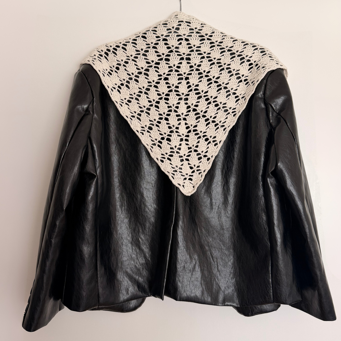 Givéh knitwear white cotton hand crocheted mini scarf by female artisans in Iran, openwork crochet wrap the jacket